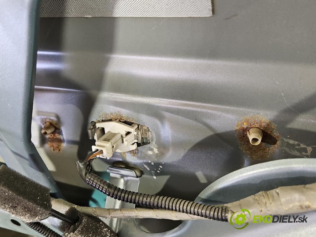 Honda Fr-v 2.2 i-CTDi 140 hp manual 103 kW 2204 cm3 5- zadní kufrové dveře (Zadní kapoty)