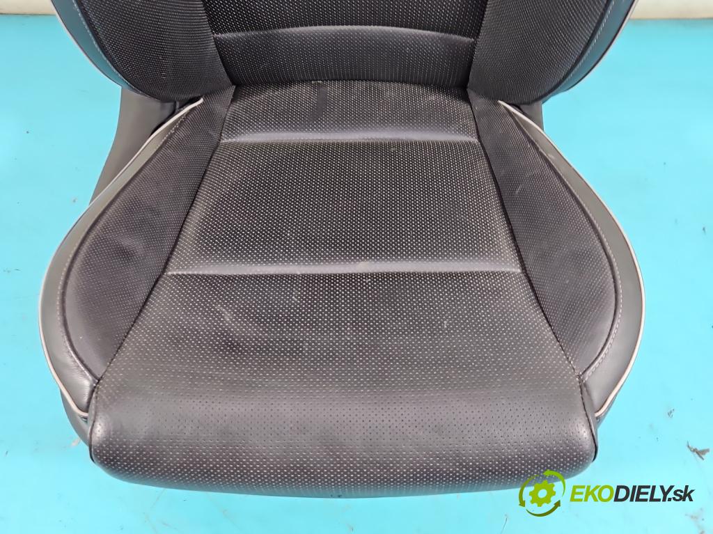 Kia Sportage IV 2015-2021 1.6 GDI 132  HP manual 97 kW 1591 cm3 5- Sedačka pravý  (Sedačky, sedadlá)