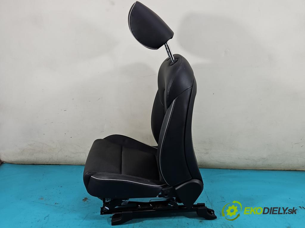 Kia Sportage IV 2015-2021 1.6 GDI 132  HP manual 97 kW 1591 cm3 5- Sedačka pravý  (Sedačky, sedadlá)