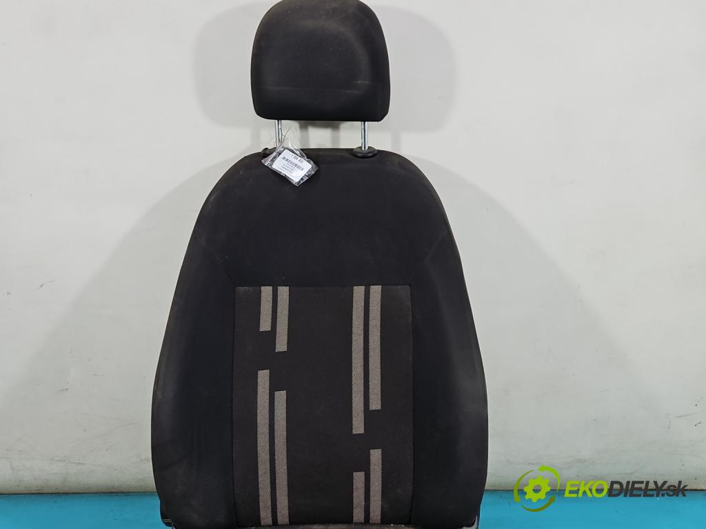 Fiat Fiorino III 2007- 1,3.0 jtd 75 HP manual 55 kW 1248 cm3 5- Sedačka pravý  (Sedačky, sedadlá)