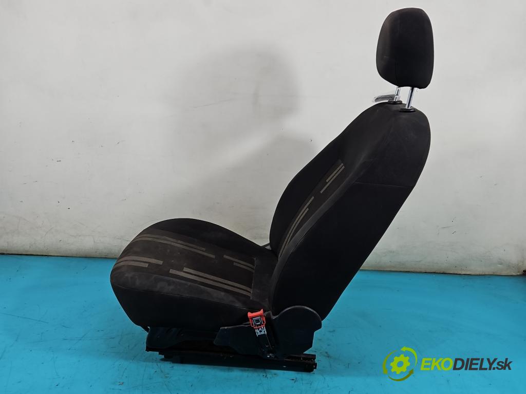 Fiat Fiorino III 2007- 1,3.0 jtd 75 HP manual 55 kW 1248 cm3 5- Sedačka pravý  (Sedačky, sedadlá)