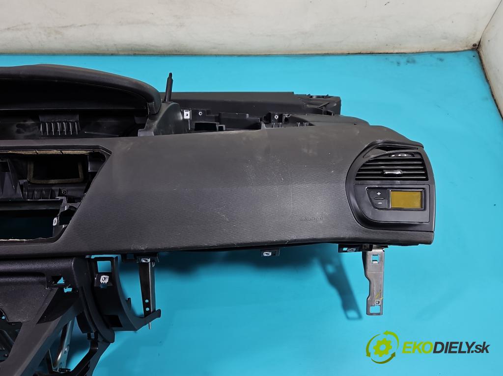 Citroen C4 Picasso I 2006-2013 1.6 16V 120 HP manual 88 kW 1598 cm3 5- kokpit,pristrojová doska rozdeľovacia