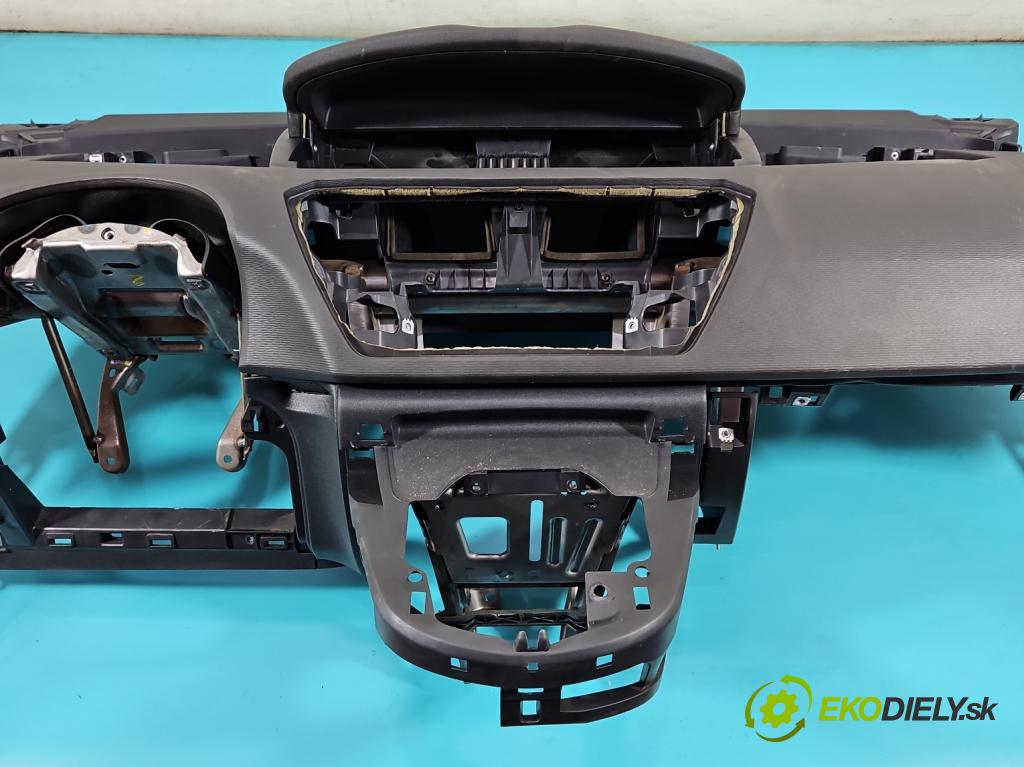 Citroen C4 Picasso I 2006-2013 1.6 16V 120 HP manual 88 kW 1598 cm3 5- kokpit,pristrojová doska rozdeľovacia