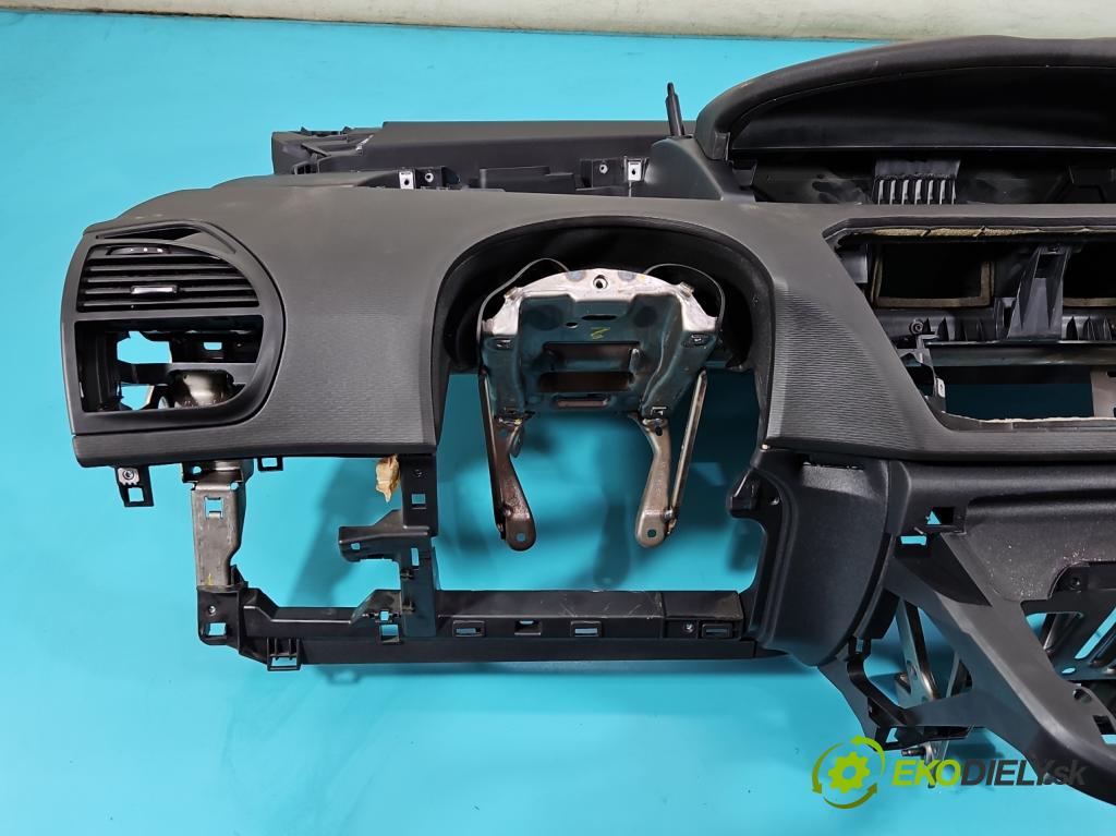 Citroen C4 Picasso I 2006-2013 1.6 16V 120 HP manual 88 kW 1598 cm3 5- kokpit,pristrojová doska rozdeľovacia