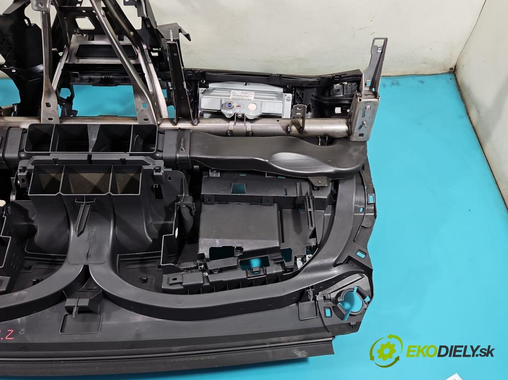 Citroen C4 Picasso I 2006-2013 1.6 16V 120 HP manual 88 kW 1598 cm3 5- kokpit,pristrojová doska rozdeľovacia
