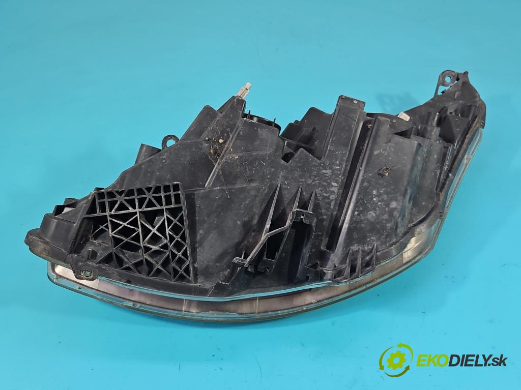 Citroen C4 I 2004-2011 1.6 hdi 109 HP manual 80 kW 1560 cm3 5- Reflektor: pravý 9646893880 (Pravé)