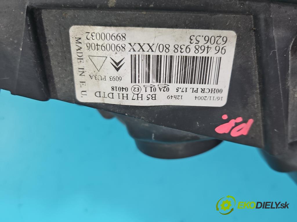 Citroen C4 I 2004-2011 1.6 hdi 109 HP manual 80 kW 1560 cm3 5- Reflektor: pravý 9646893880 (Pravé)