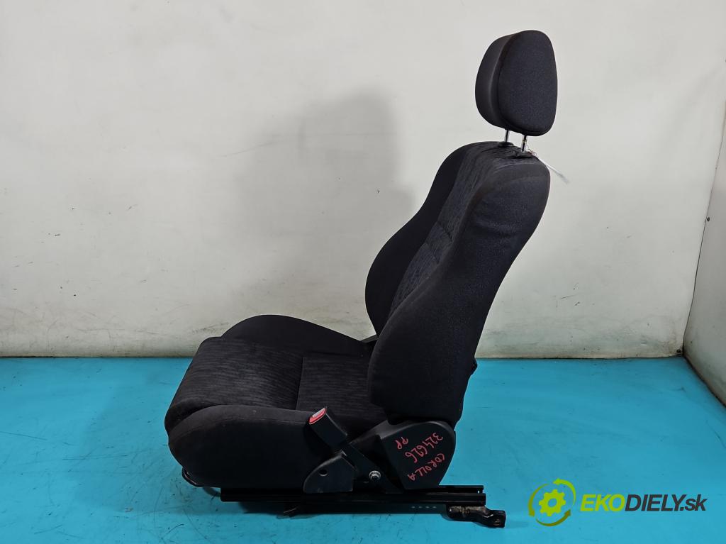 Toyota Corolla E12 2001-2009 1.4 16v 97KM manual 71 kW 1398 cm3 3- Sedadlo pravý  (Sedačky, sedadla)