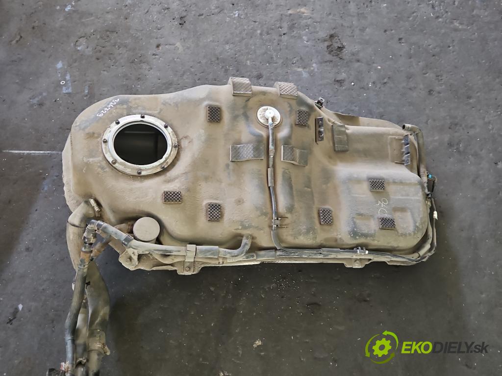 Kia Sportage IV 2015-2021 1.6 GDI 132  HP manual 97 kW 1591 cm3 5- Nádrž: palivo  (Nádrže)