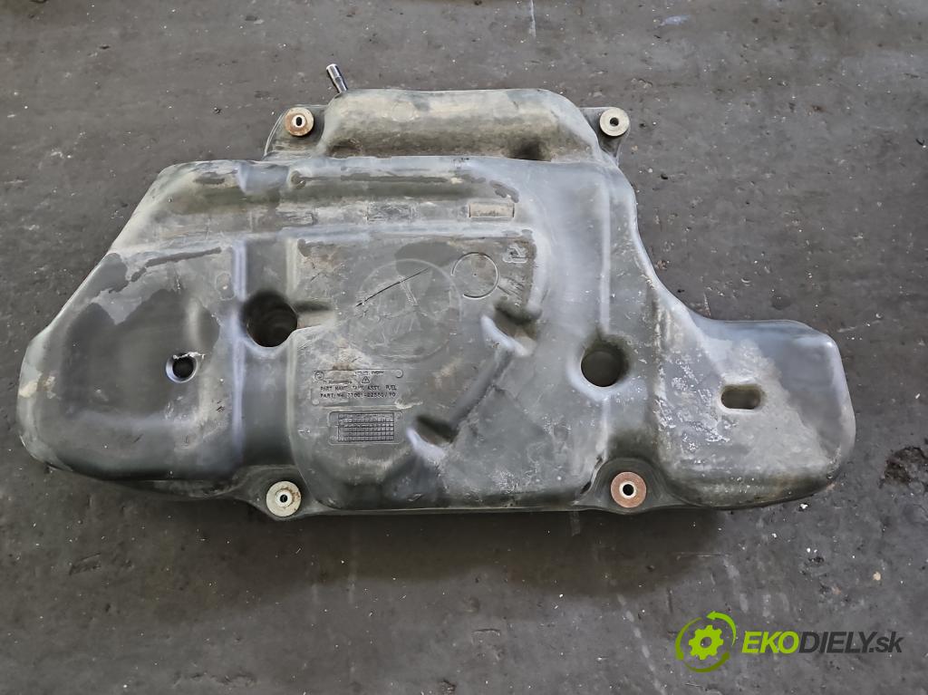 Toyota Auris II 2012-2018 1.4 D4D 90 hp manual 66 kW 1364 cm3 5- Nádrž: paliva  (Nádrže)