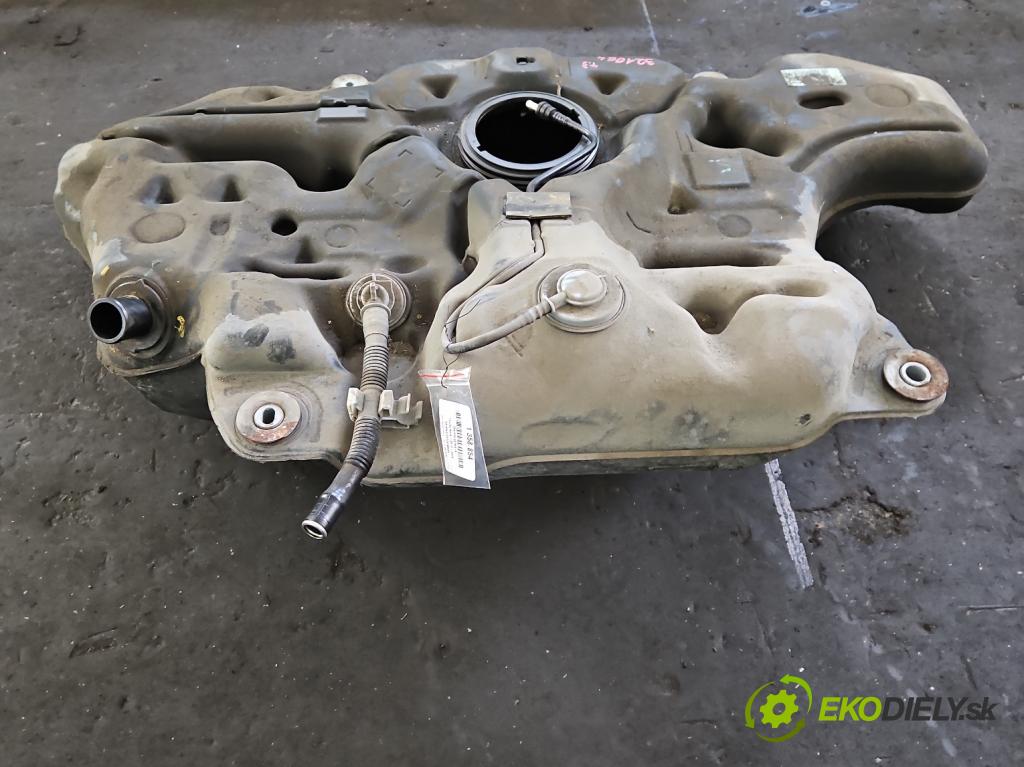 Toyota Auris II 2012-2018 1.4 D4D 90 hp manual 66 kW 1364 cm3 5- Nádrž: paliva  (Nádrže)