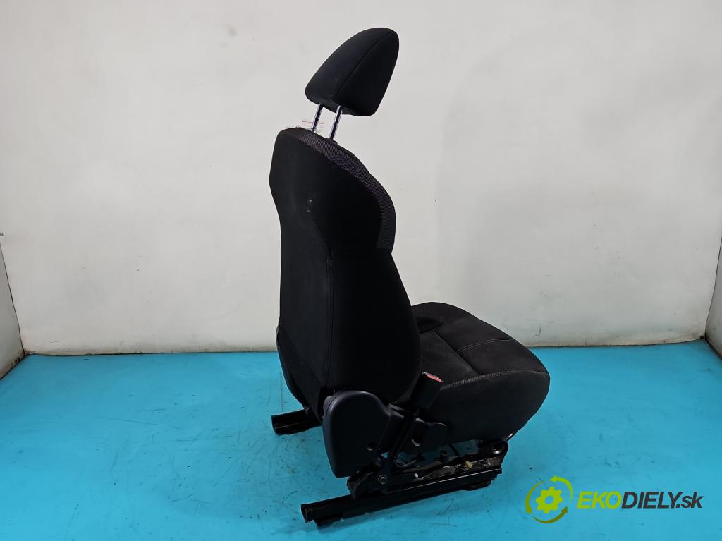 Nissan Juke I 2010-2019 1.2 T 116 HP manual 85 kW 1197 cm3 5- Sedačka ľavý  (Sedačky, sedadlá)