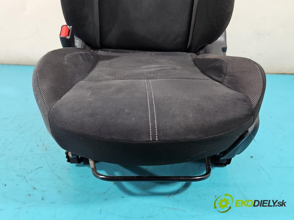 Nissan Juke I 2010-2019 1.2 T 116 HP manual 85 kW 1197 cm3 5- Sedačka ľavý  (Sedačky, sedadlá)