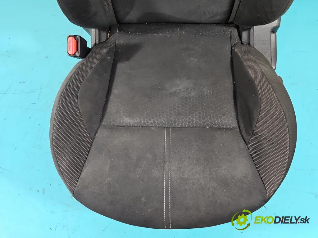 Nissan Juke I 2010-2019 1.2 T 116 HP manual 85 kW 1197 cm3 5- Sedačka ľavý  (Sedačky, sedadlá)