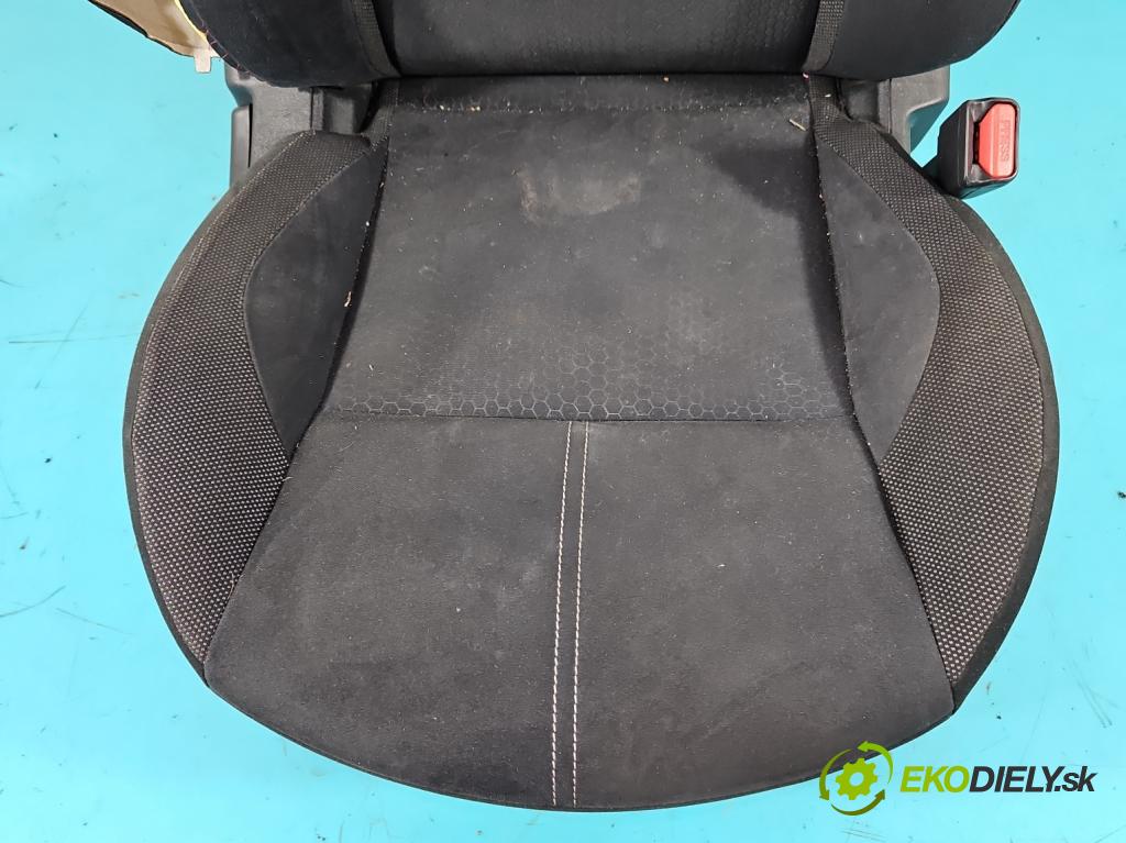 Nissan Juke I 2010-2019 1.2 T 116 HP manual 85 kW 1197 cm3 5- Sedačka pravý  (Sedačky, sedadlá)
