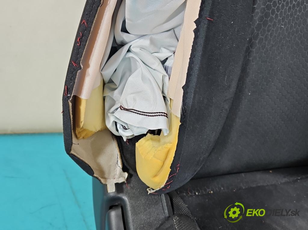 Nissan Juke I 2010-2019 1.2 T 116 HP manual 85 kW 1197 cm3 5- Sedačka pravý  (Sedačky, sedadlá)