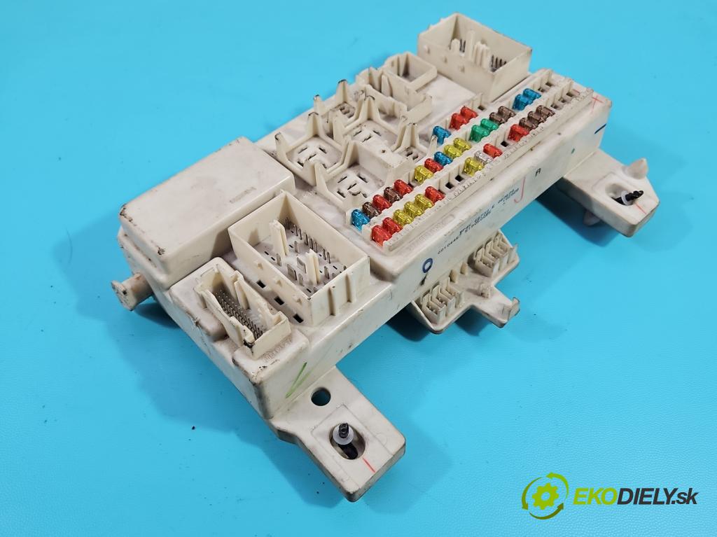 Mazda 3 I BK 2003-2009 1.6 citd 109 hp manual 80 kW 1560 cm3 5- skříňka pojistková 5190500B5 (Pojistkové skříňky)