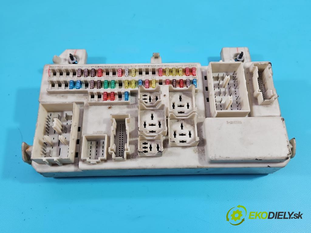 Mazda 3 I BK 2003-2009 1.6 citd 109 hp manual 80 kW 1560 cm3 5- skříňka pojistková 5190500B5 (Pojistkové skříňky)