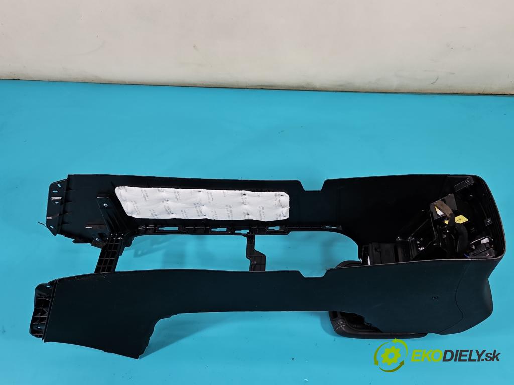 Kia Sportage IV 2015-2021 1.6 GDI 132  HP manual 97 kW 1591 cm3 5- operadlo 84611-F1200 (Lakťové opierky)