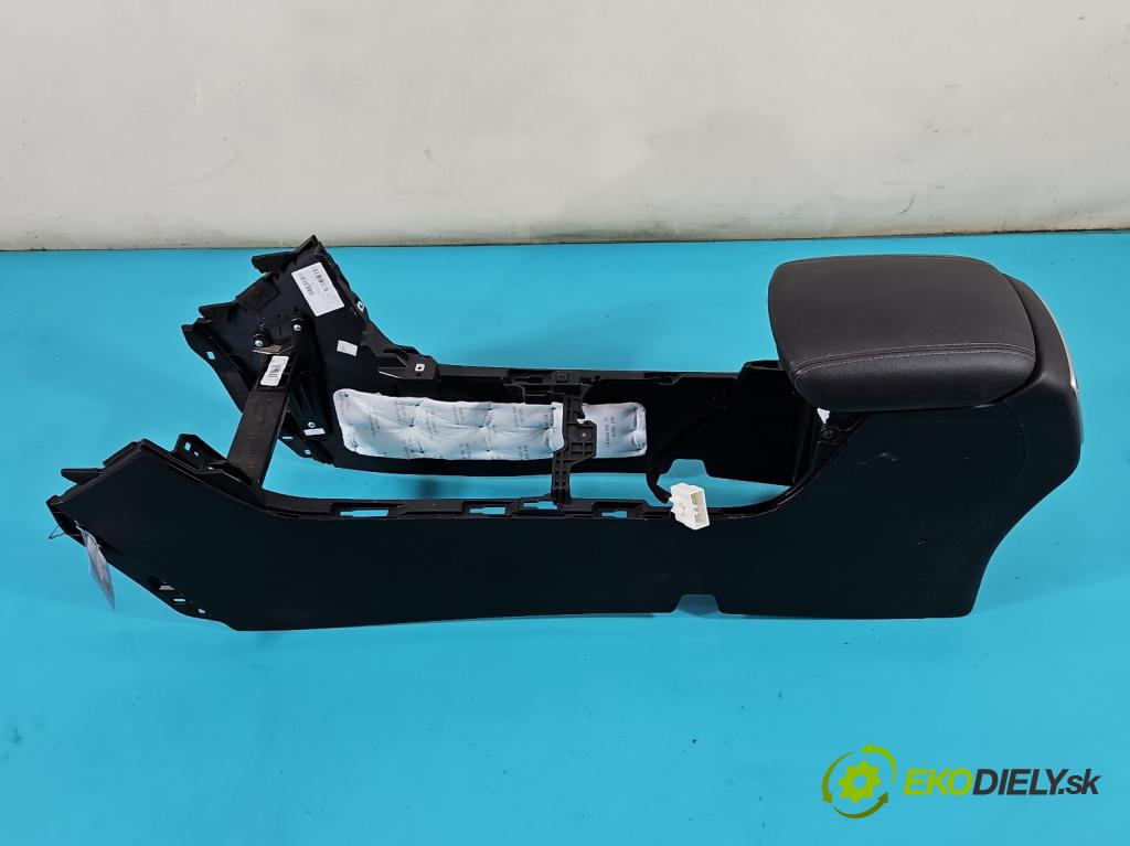 Kia Sportage IV 2015-2021 1.6 GDI 132  HP manual 97 kW 1591 cm3 5- operadlo 84611-F1200 (Lakťové opierky)