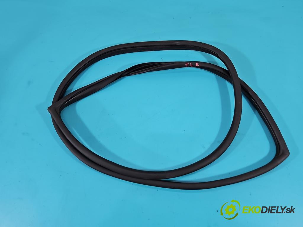 Kia Sportage IV 2015-2021 1.6 GDI 132 hp manual 97 kW 1591 cm3 5- Těsnění: dveře zadní levé  (Ostatní)