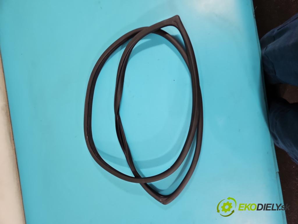 Kia Sportage IV 2015-2021 1.6 GDI 132 hp manual 97 kW 1591 cm3 5- Těsnění: dveře zadní pravé  (Ostatní)