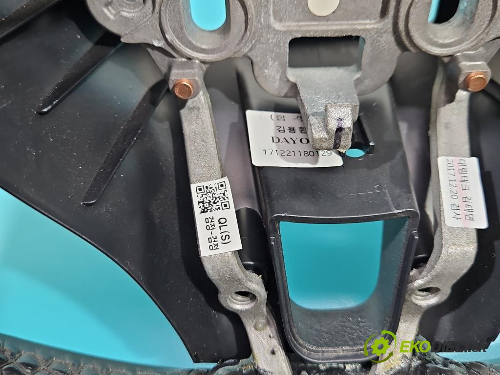 Kia Sportage IV 2015-2021 1.6 GDI 132  HP manual 97 kW 1591 cm3 5- volant  (Volanty)