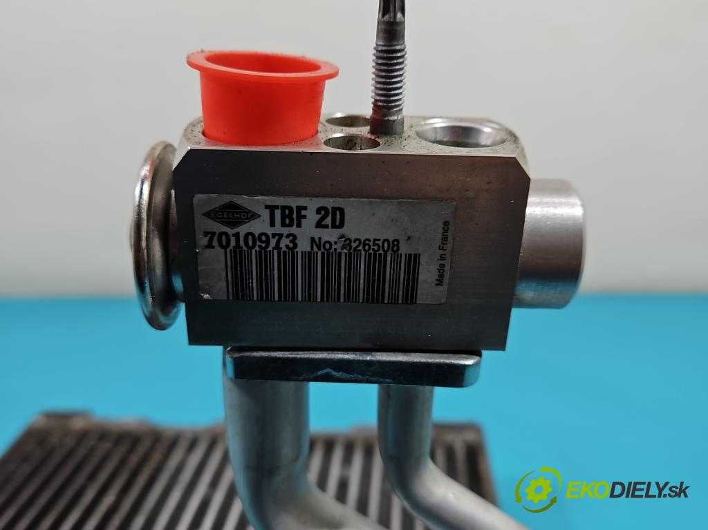 Land rover Discovery Sport 2014-2019 L550 2.0 T 241KM automatic 177 kW 1999 cm3 5- radiátor FA992001 (Radiátory topení)