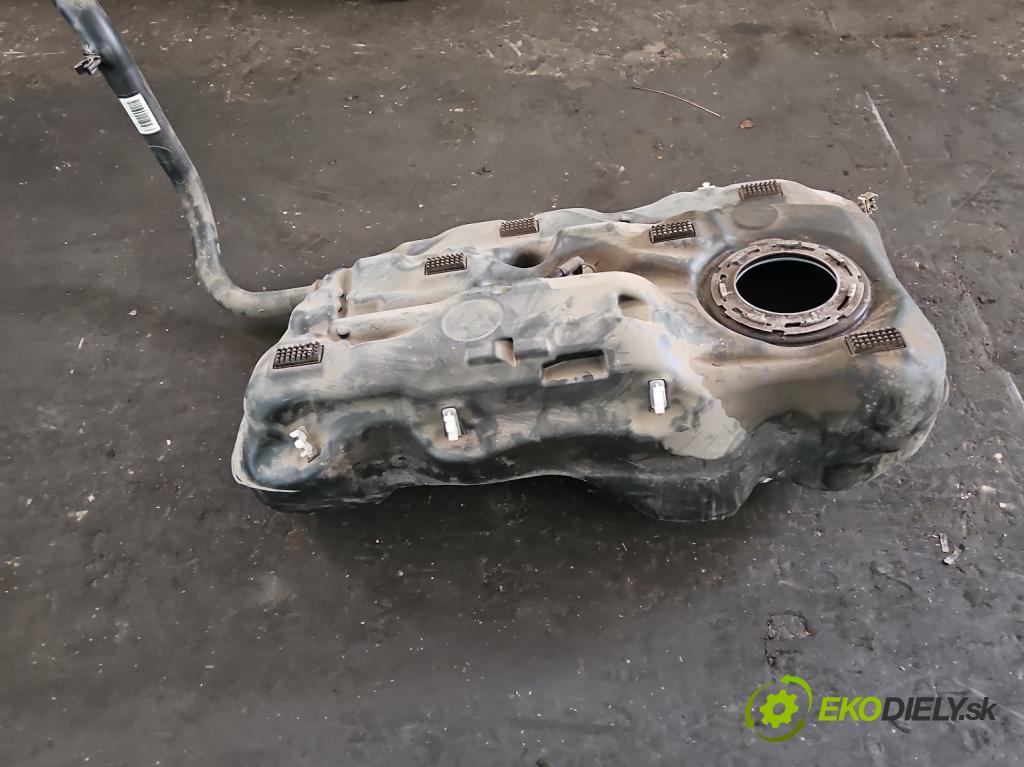 Jeep Renegade 2014- 2.0 CRD 140 HP manual 103 kW 1956 cm3 5- Nádrž: palivo 51965159 (Nádrže)