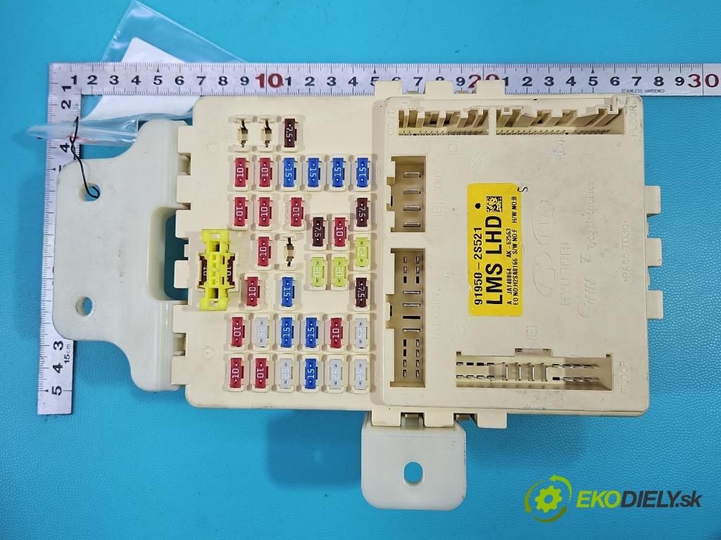 Hyundai Ix35 2.0 16v 163 hp manual 120 kW 1998 cm3 5- skříňka pojistková 91950-2S521 (Pojistkové skříňky)