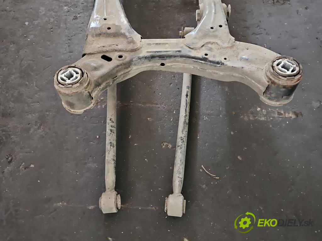 Jeep Renegade 2014- 2.0 CRD 140 hp manual 103 kW 1956 cm3 5- zadní výztuha  (Výztuhy zadní)