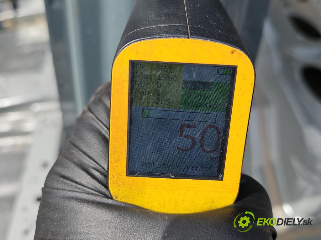 Jeep Renegade 2014- 2.0 CRD 140 hp manual 103 kW 1956 cm3 5- práh levý (Ostatní)