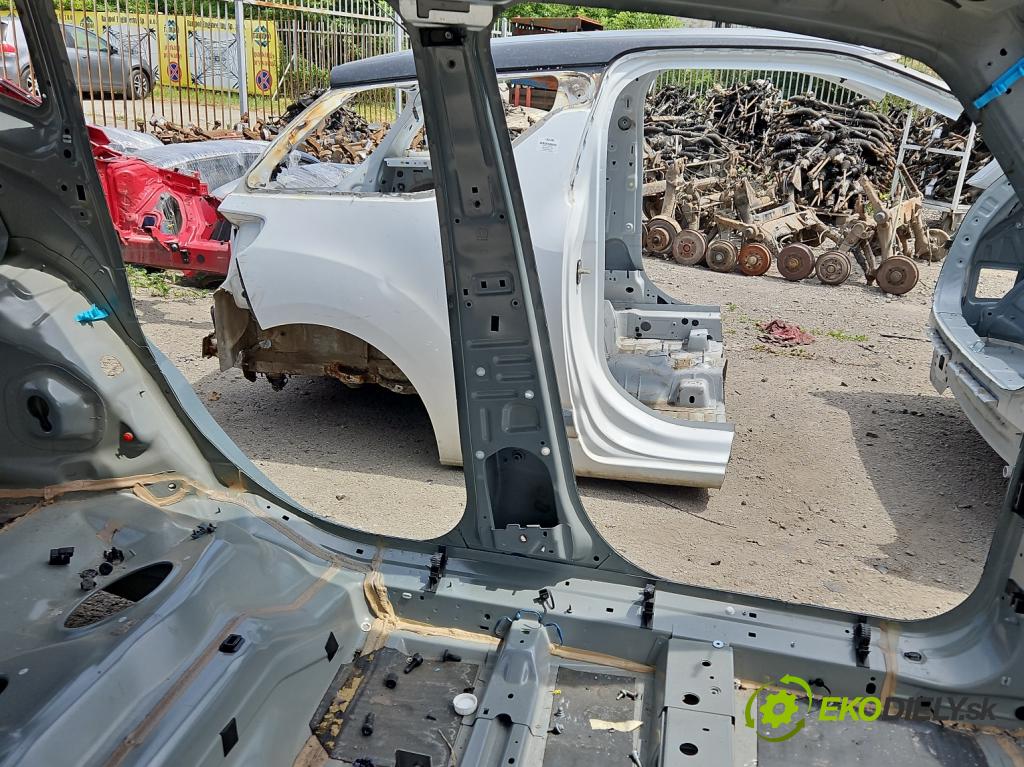 Jeep Renegade 2014- 2.0 CRD 140 hp manual 103 kW 1956 cm3 5- práh levý (Ostatní)