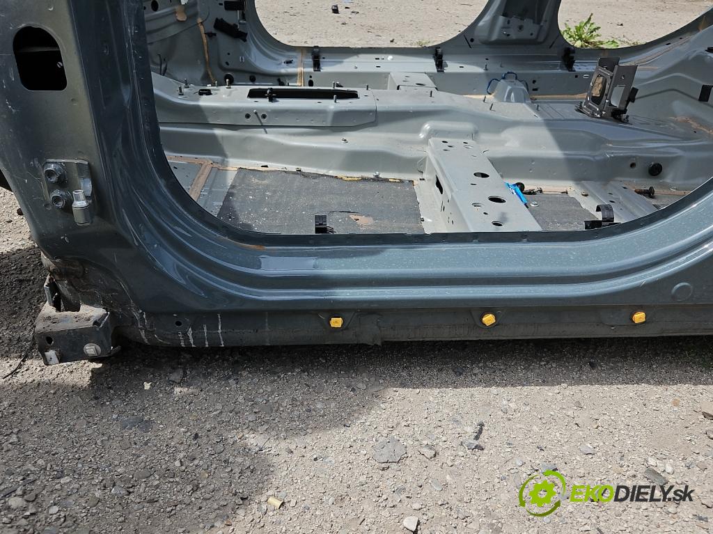 Jeep Renegade 2014- 2.0 CRD 140 hp manual 103 kW 1956 cm3 5- práh levý (Ostatní)