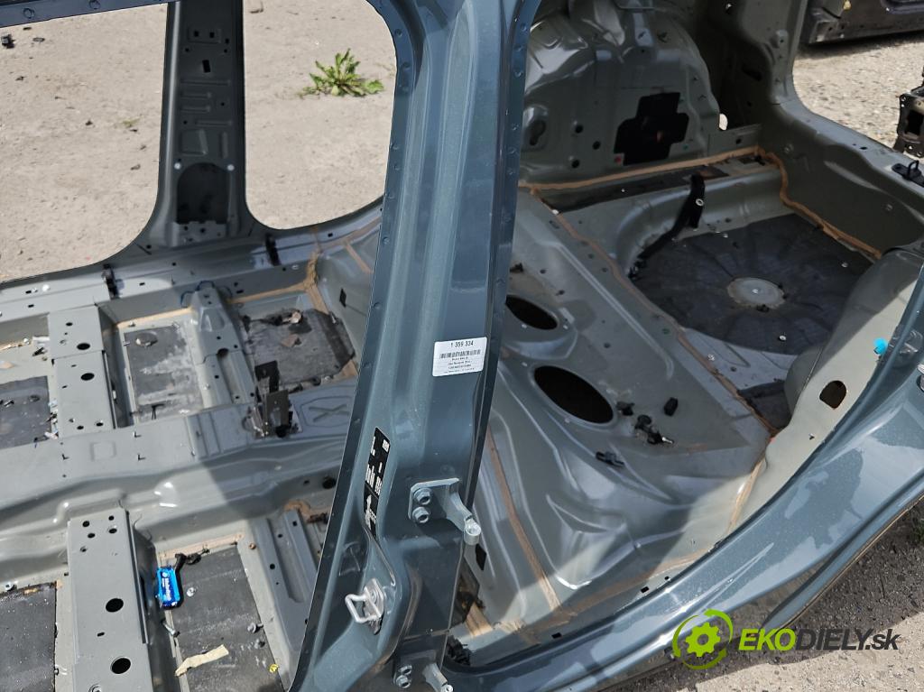 Jeep Renegade 2014- 2.0 CRD 140 hp manual 103 kW 1956 cm3 5- práh levý (Ostatní)