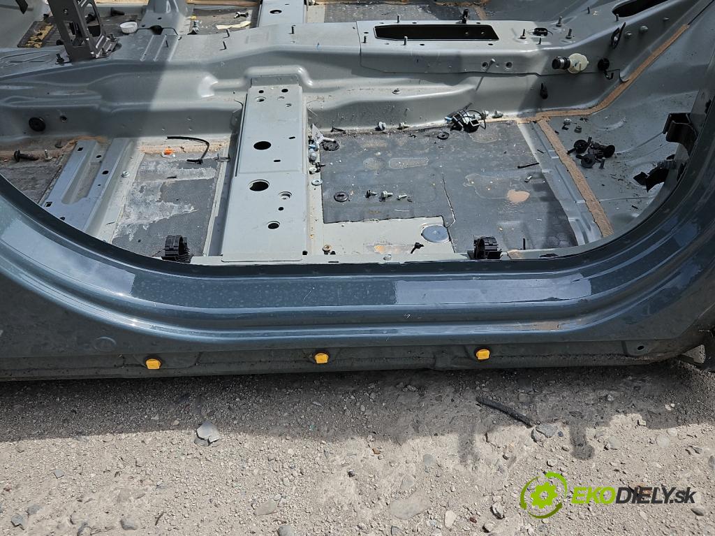 Jeep Renegade 2014- 2.0 CRD 140 HP manual 103 kW 1956 cm3 5- Práh: pravý  (Ostatné)