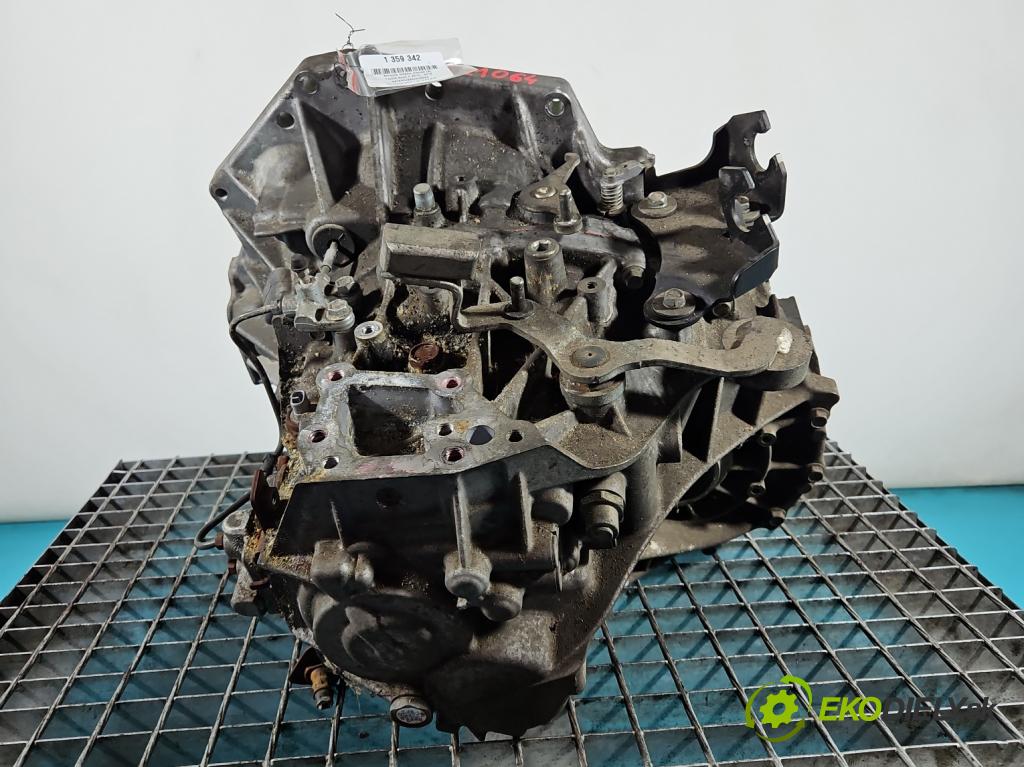 Toyota Auris II 2012-2018 1.4 D4D 90 HP manual 66 kW 1364 cm3 5- prevodovka stupeň,rýchlosť manual 31115-0D121