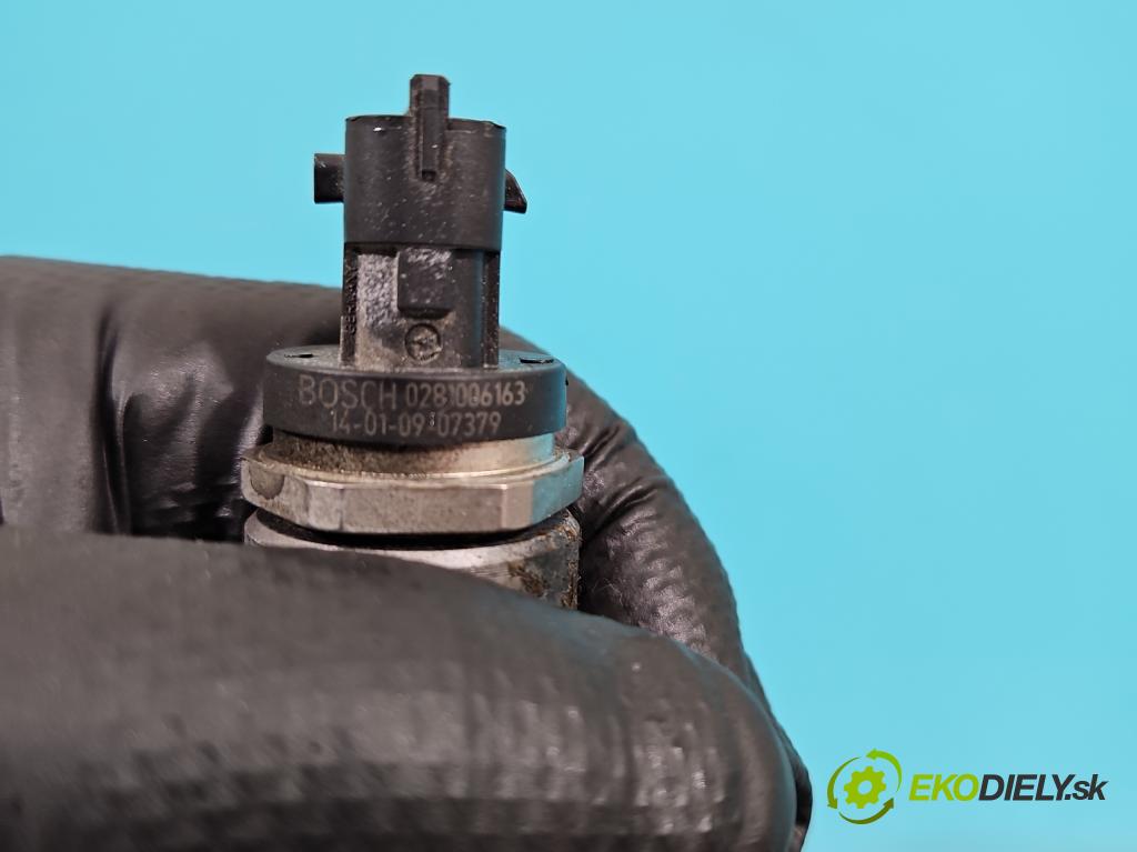 Toyota Auris II 2012-2018 1.4 D4D 90 HP manual 66 kW 1364 cm3 5- lišta vstrekovacia 0445214177 (Vstrekovacie lišty)