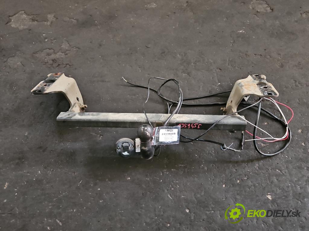 Toyota Auris II 2012-2018 1.4 D4D 90 hp manual 66 kW 1364 cm3 5- oko tažné  (Tažná zařízení)