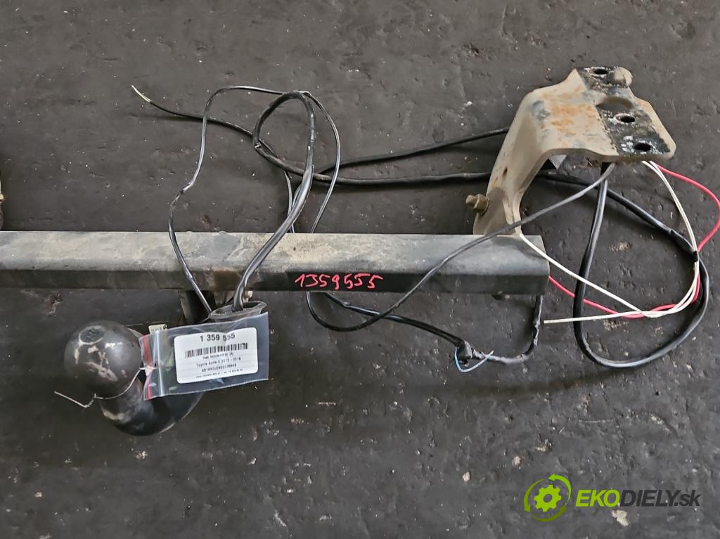 Toyota Auris II 2012-2018 1.4 D4D 90 hp manual 66 kW 1364 cm3 5- oko tažné  (Tažná zařízení)