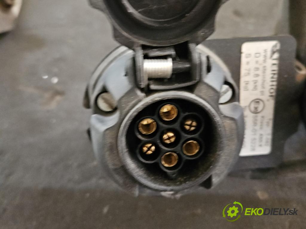 Toyota Auris II 2012-2018 1.4 D4D 90 hp manual 66 kW 1364 cm3 5- oko tažné  (Tažná zařízení)