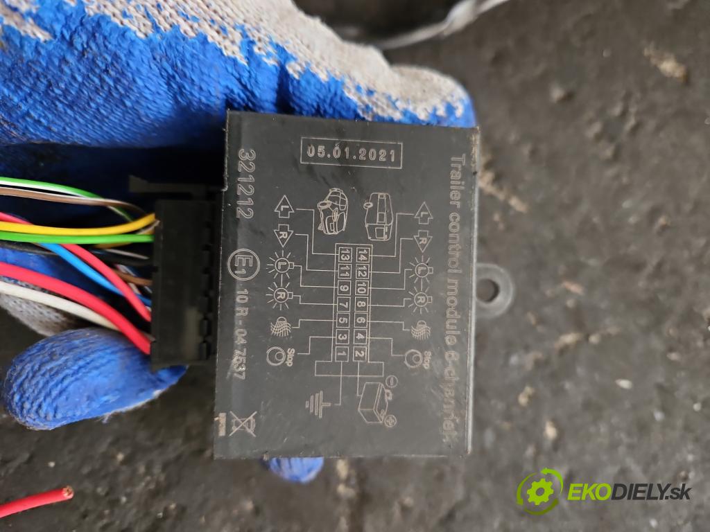 Toyota Auris II 2012-2018 1.4 D4D 90 hp manual 66 kW 1364 cm3 5- oko tažné  (Tažná zařízení)