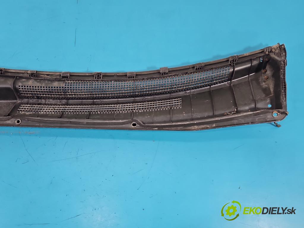 Kia Carens III  2006-2013 2.0 crdi 140 hp manual 103 kW 1991 cm3 5- torpédo 86151-1D000 (Plast pod čelním sklem)