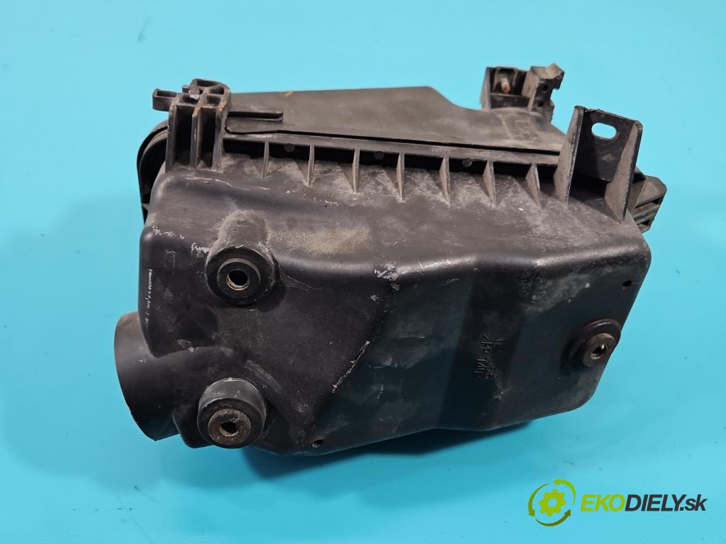 Toyota Corolla E12 2001-2009 1.4 16v 97KM manual 71 kW 1398 cm3 3- obal filtra vzduchu  (Kryty filtrů)