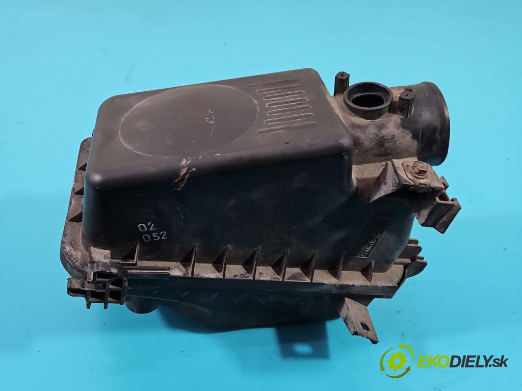 Toyota Corolla E12 2001-2009 1.4 16v 97KM manual 71 kW 1398 cm3 3- obal filtra vzduchu  (Kryty filtrů)