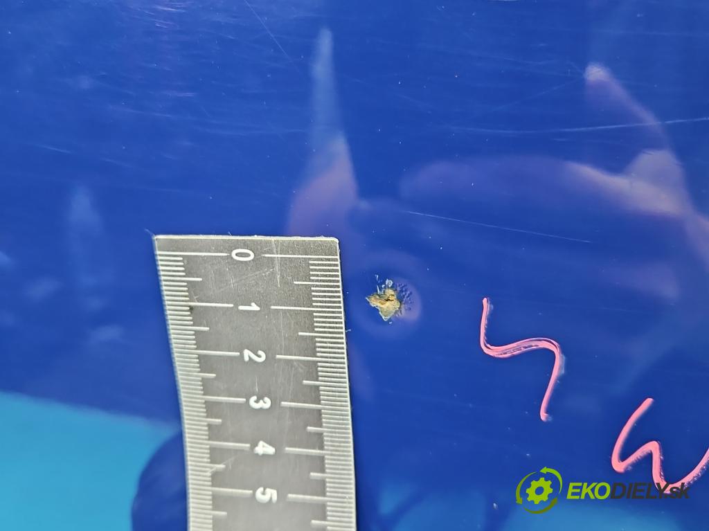 Toyota Corolla E12 2001-2009 1.4 16v 97KM manual 71 kW 1398 cm3 3- dvere predné ľavé  (Ostatné)