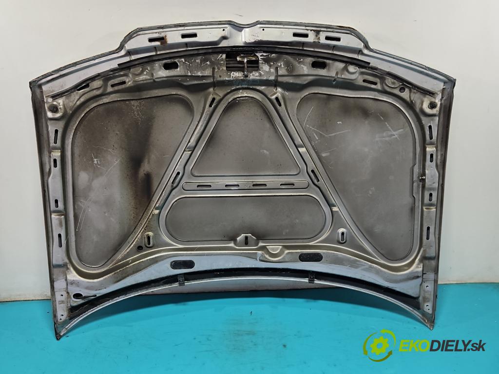 Vw Bora 1.6 SR 101 HP manual 74 kW 1595 cm3 4- kapota predná