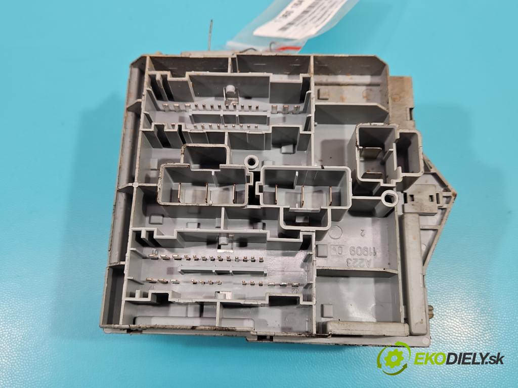 Fiat Ducato III 2006-2014 2.3 jtd 120 hp manual 88 kW 2287 cm3 5- skříňka pojistková 1349944080 (Pojistkové skříňky)