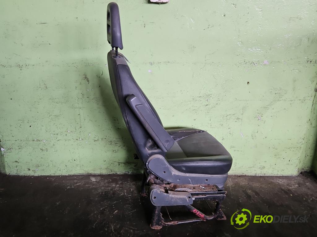 Fiat Ducato III 2006-2014 2.3 jtd 120 HP manual 88 kW 2287 cm3 5- Sedačka ľavý  (Sedačky, sedadlá)