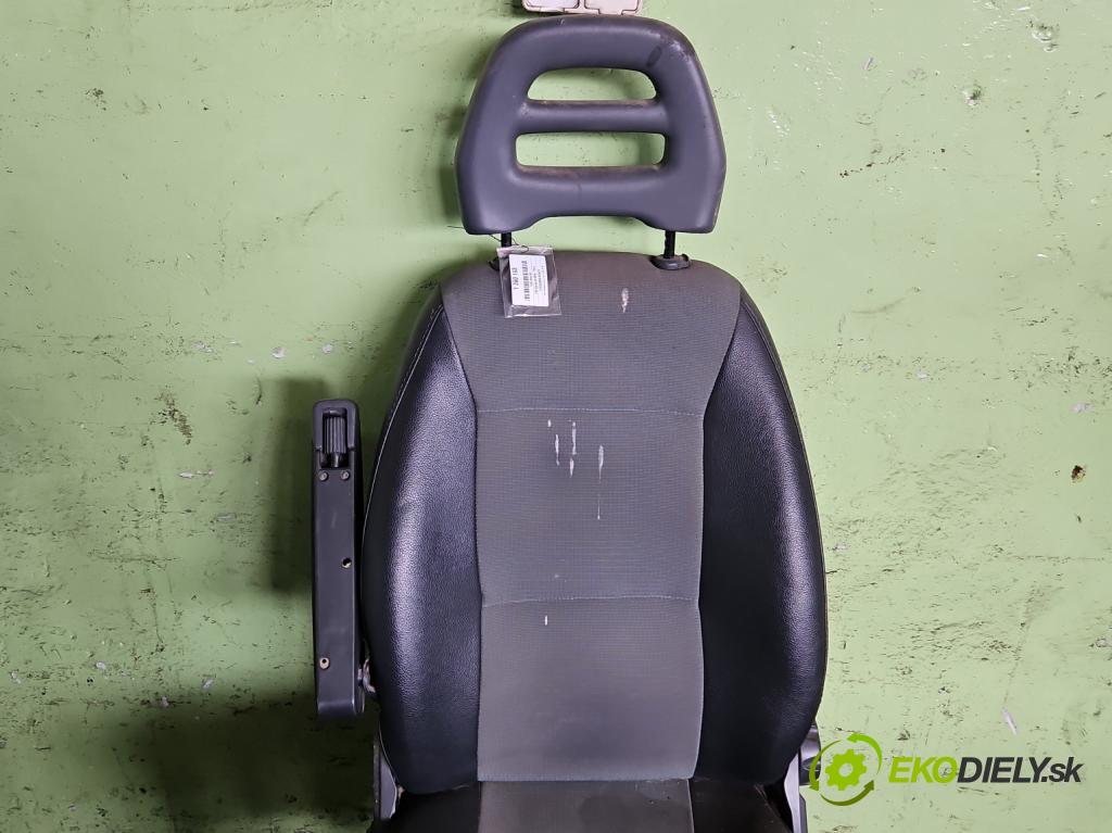 Fiat Ducato III 2006-2014 2.3 jtd 120 HP manual 88 kW 2287 cm3 5- Sedačka ľavý  (Sedačky, sedadlá)